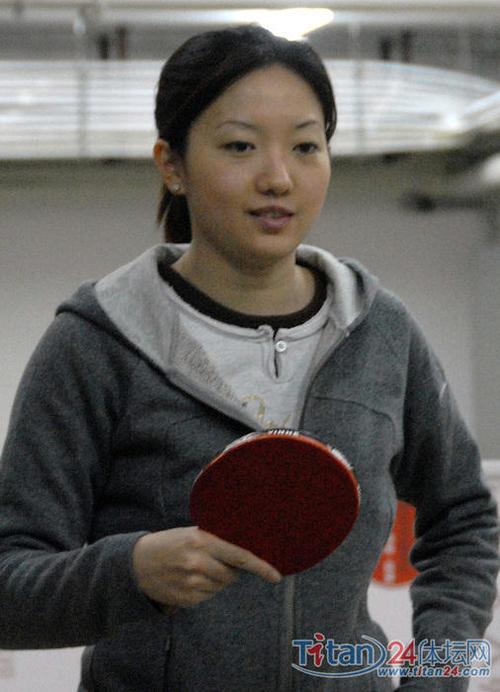 李佳薇个人资料打乒乓球