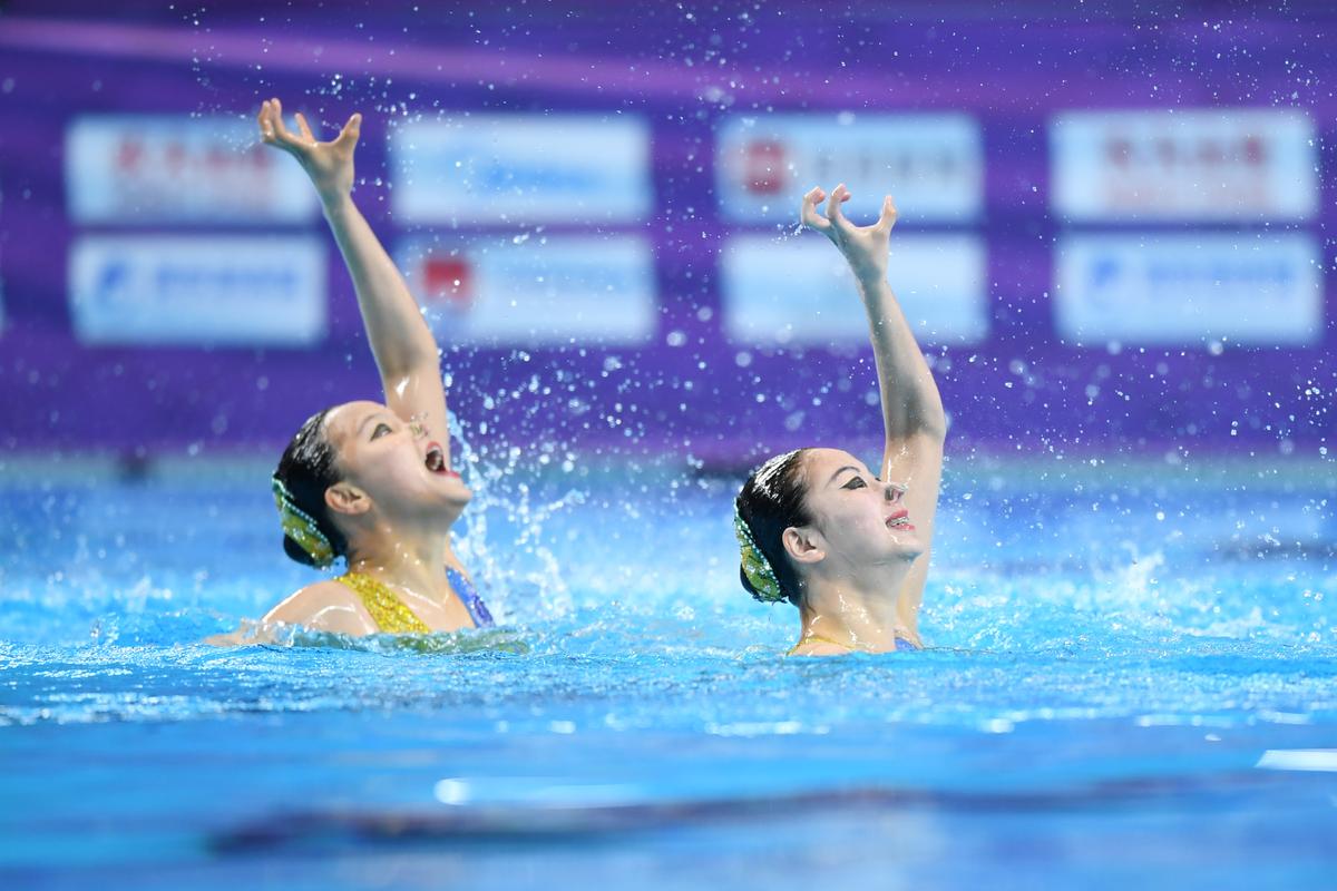 直播:花样游泳双人自由自选决赛